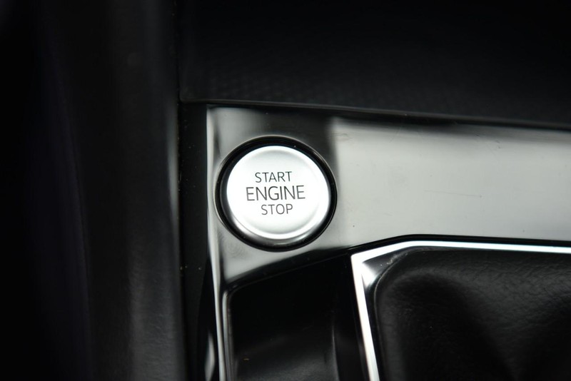 Volkswagen Taos Vehicle Image 18