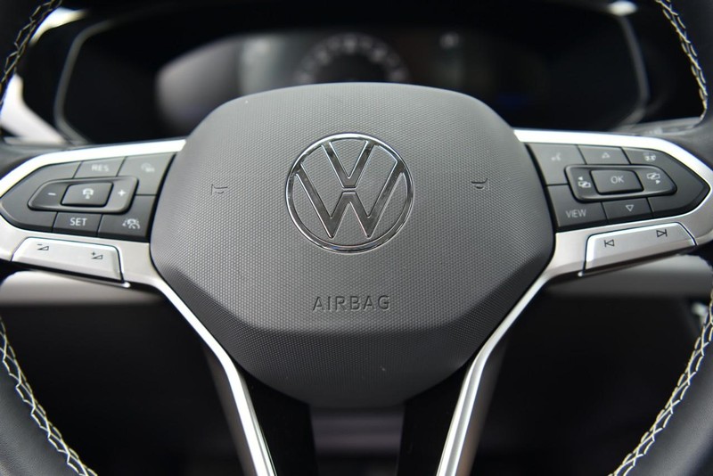 Volkswagen Taos Vehicle Image 20