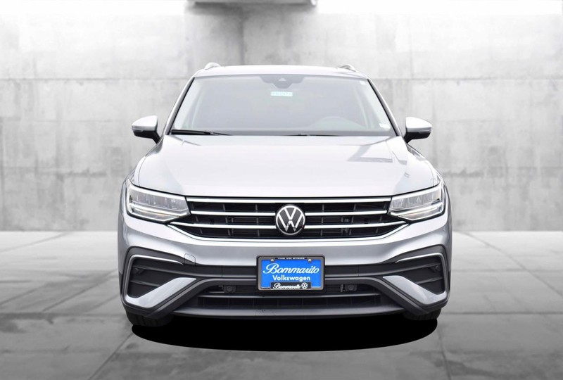 Volkswagen Tiguan Vehicle Image 04