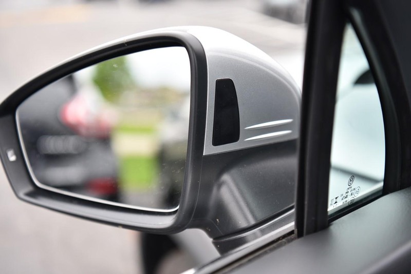 Volkswagen Tiguan Vehicle Image 10