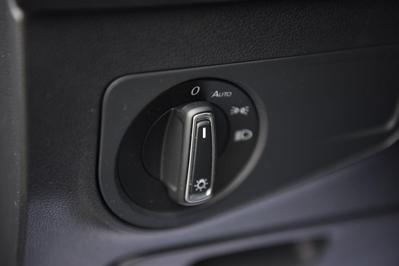 Volkswagen Tiguan Vehicle Image 11