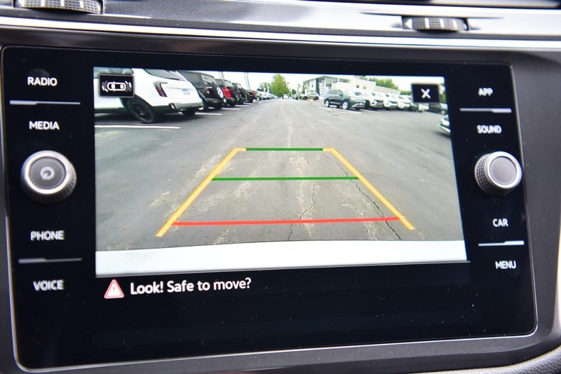 Volkswagen Tiguan Vehicle Image 13