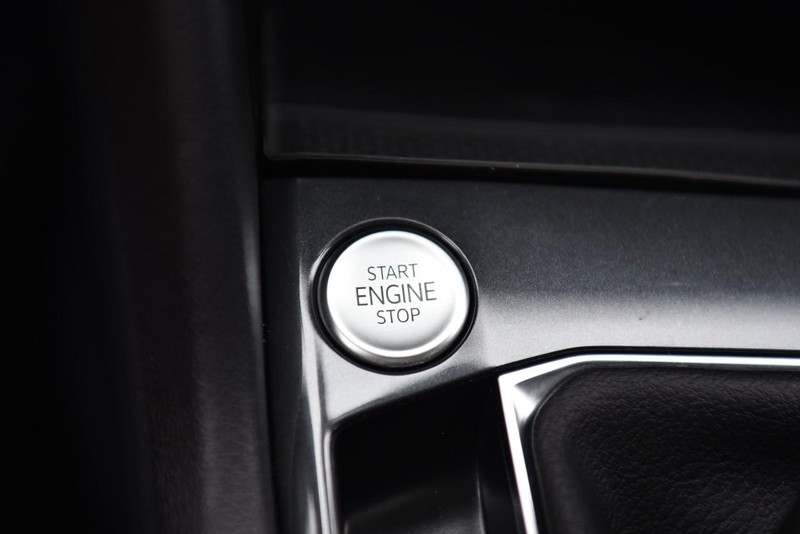 Volkswagen Tiguan Vehicle Image 17