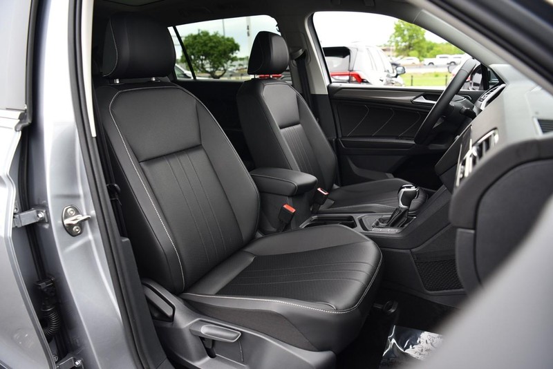 Volkswagen Tiguan Vehicle Image 21