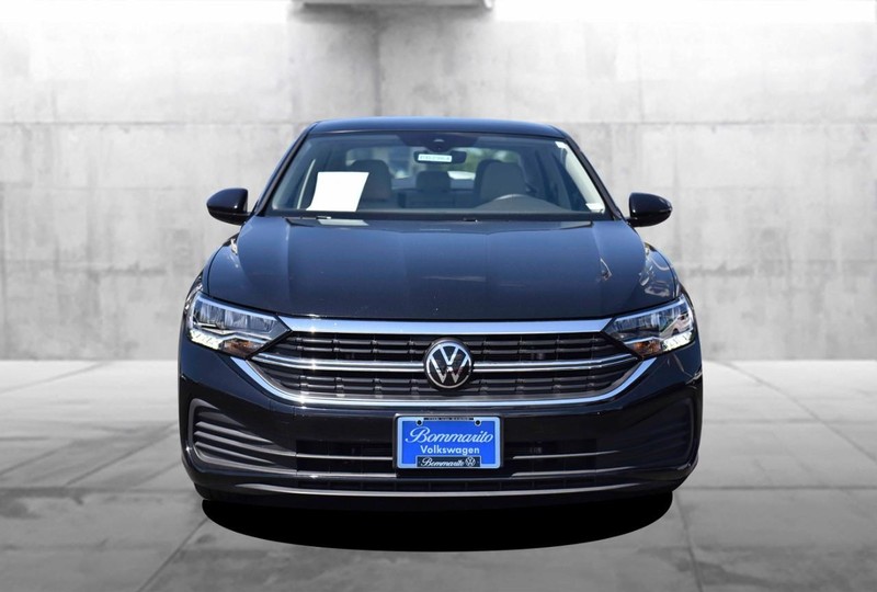 Volkswagen Jetta Vehicle Image 04