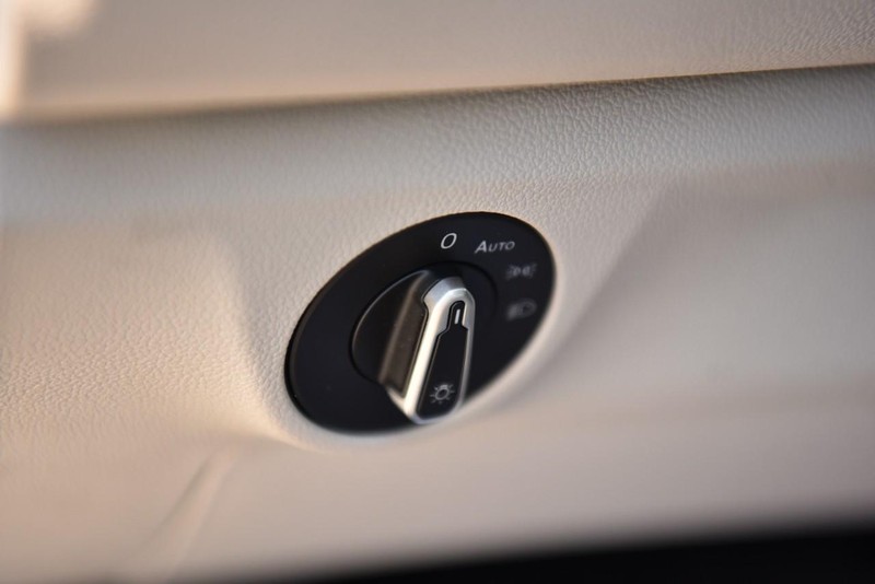 Volkswagen Jetta Vehicle Image 11