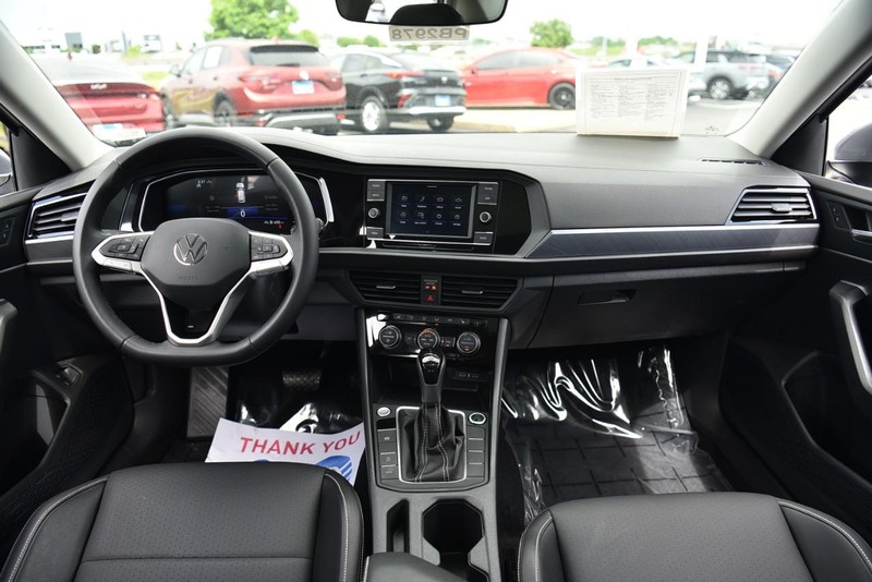 Volkswagen Jetta Vehicle Image 07