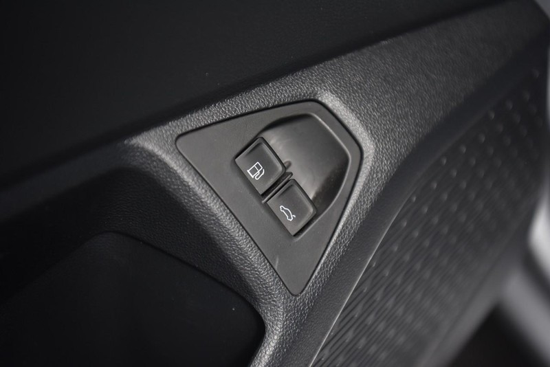 Volkswagen Jetta Vehicle Image 09