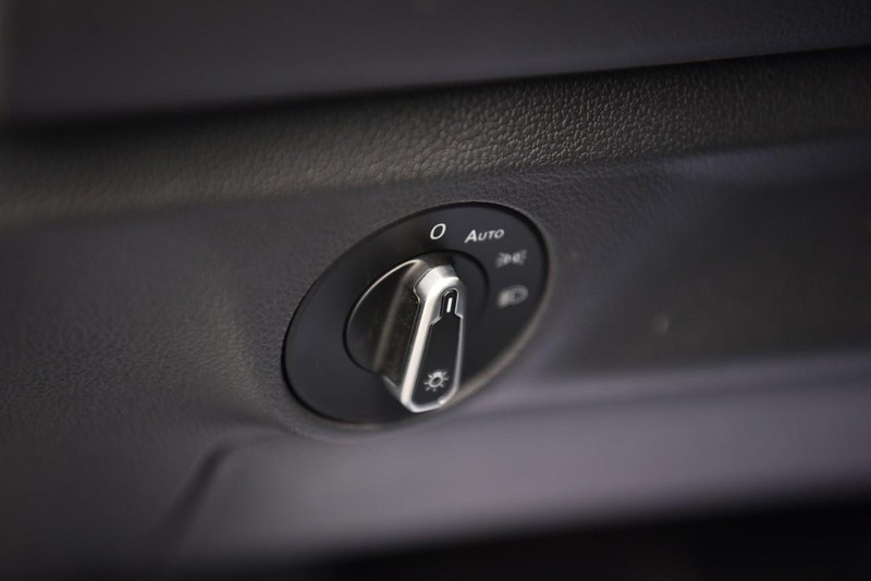 Volkswagen Jetta Vehicle Image 11