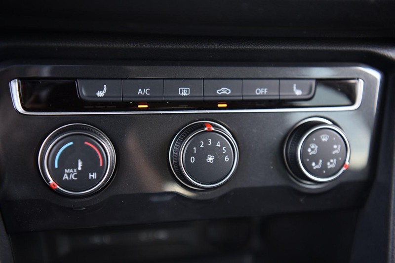 Volkswagen Tiguan Vehicle Image 14
