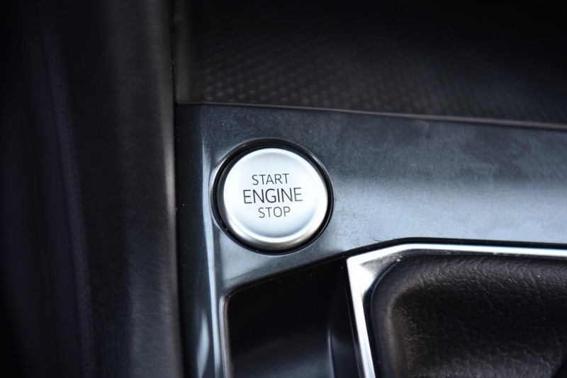 Volkswagen Tiguan Vehicle Image 16