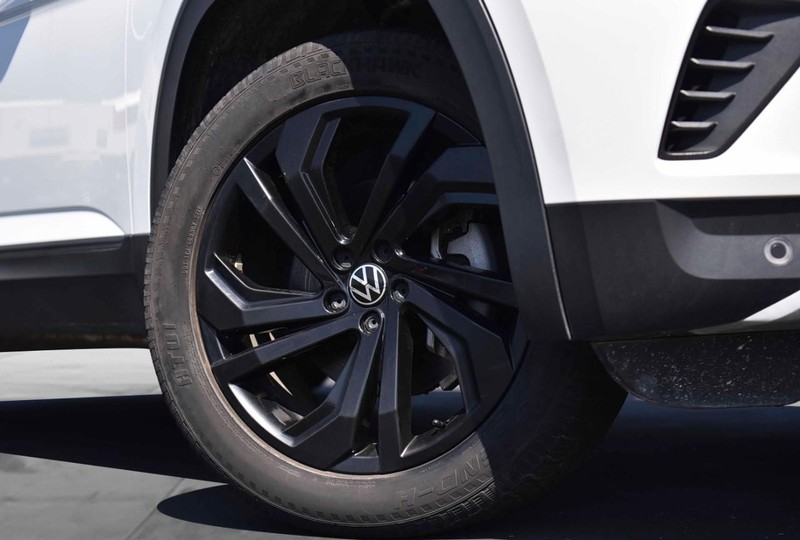 Volkswagen Atlas Vehicle Image 03