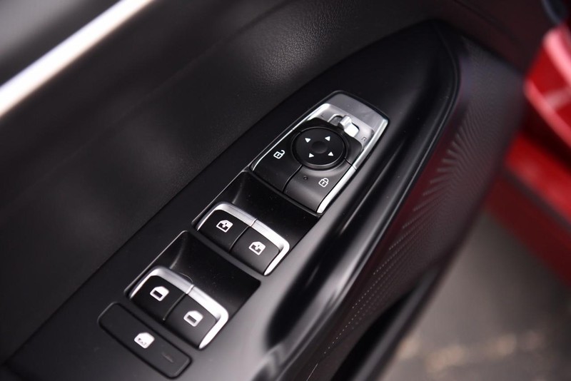 Kia K5 Vehicle Image 08