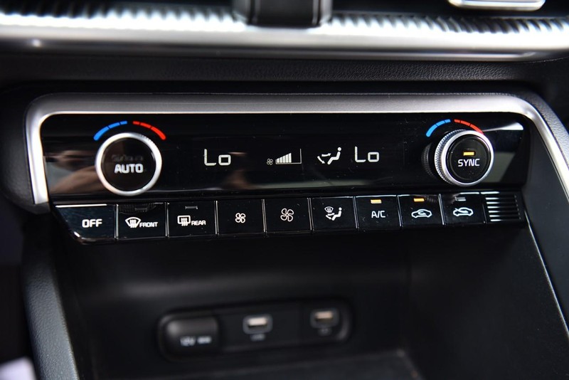 Kia K5 Vehicle Image 14