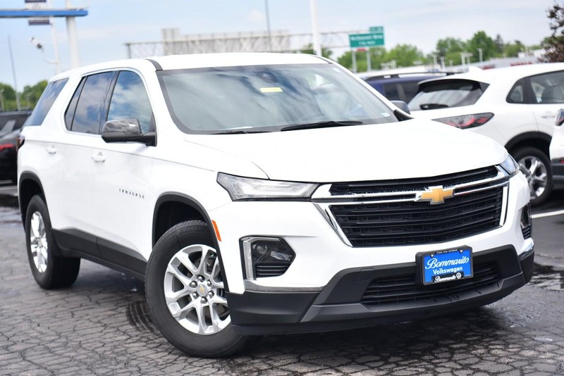 Chevrolet Traverse Vehicle Image 02