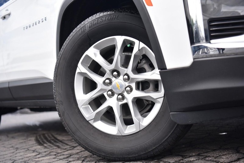 Chevrolet Traverse Vehicle Image 03