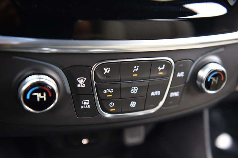 Chevrolet Traverse Vehicle Image 13