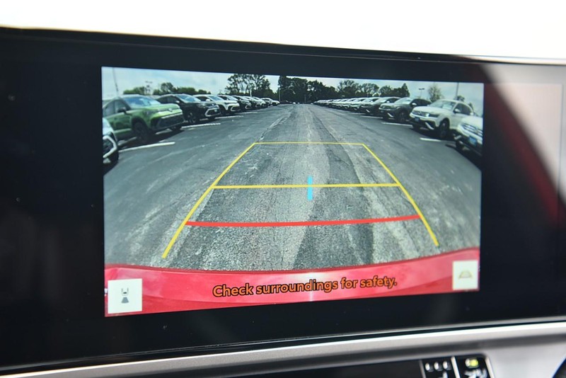 Toyota Camry Vehicle Image 13