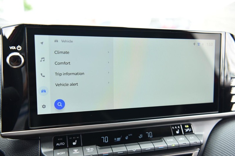 Toyota Camry Vehicle Image 14