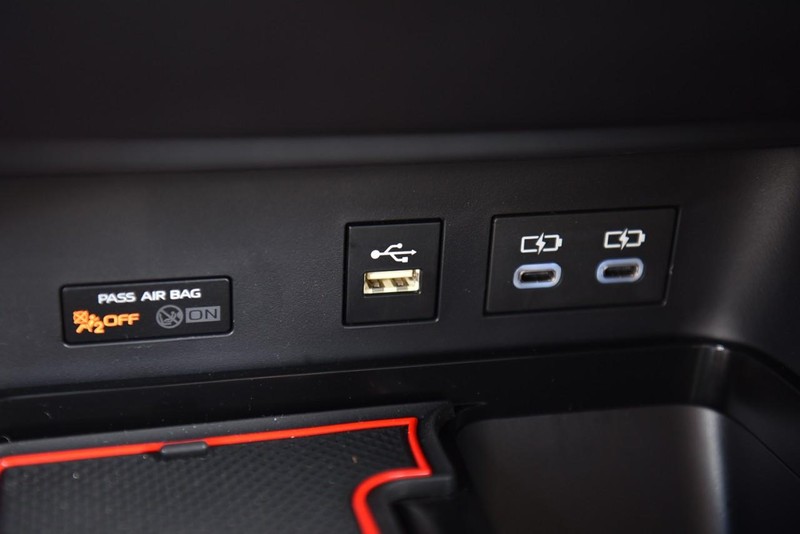 Toyota Camry Vehicle Image 16