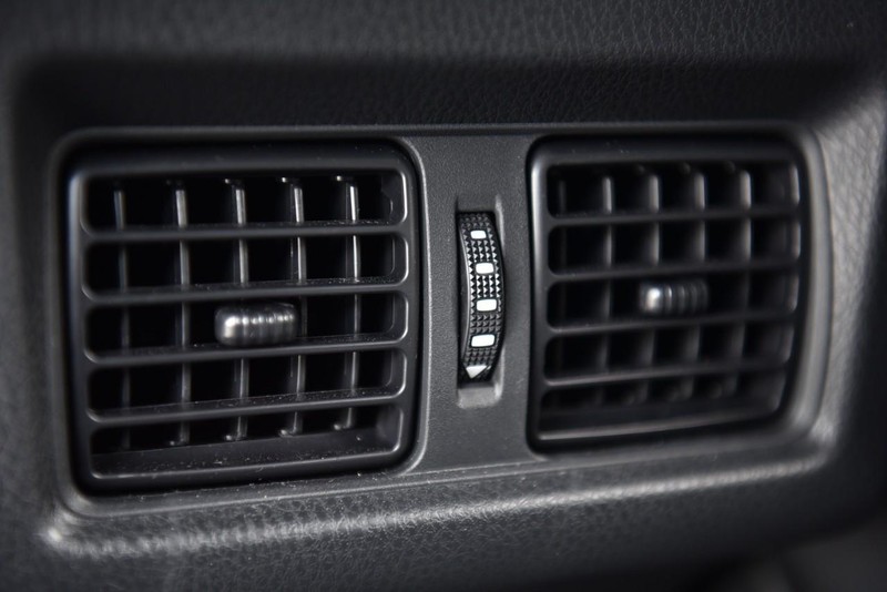 Toyota Camry Vehicle Image 24