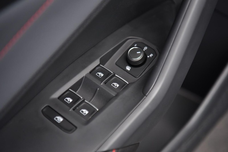 Volkswagen JETTA GLI Vehicle Image 08