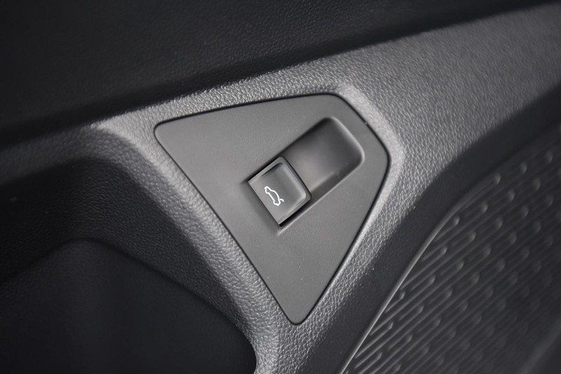 Volkswagen JETTA GLI Vehicle Image 09