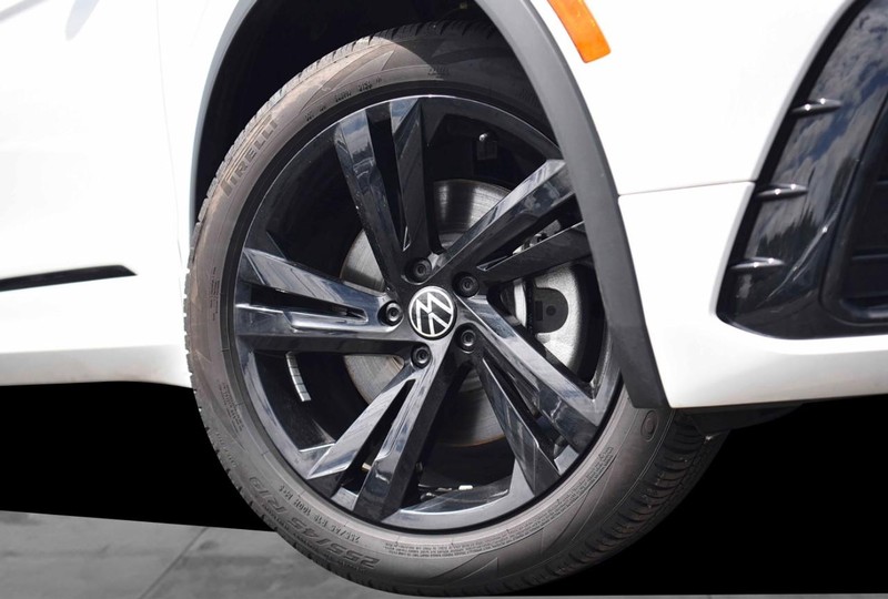 Volkswagen Tiguan Vehicle Image 03