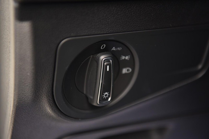 Volkswagen Tiguan Vehicle Image 11