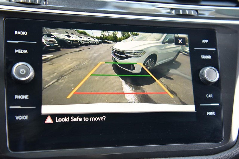 Volkswagen Tiguan Vehicle Image 13
