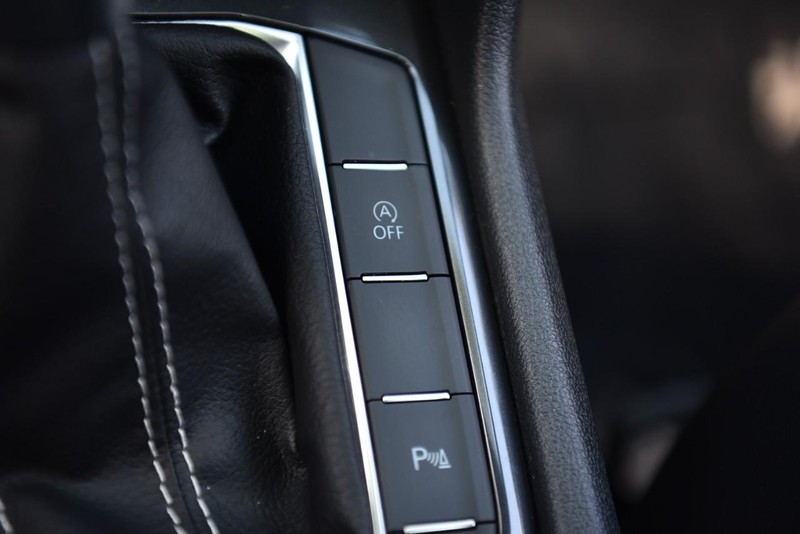 Volkswagen Tiguan Vehicle Image 18