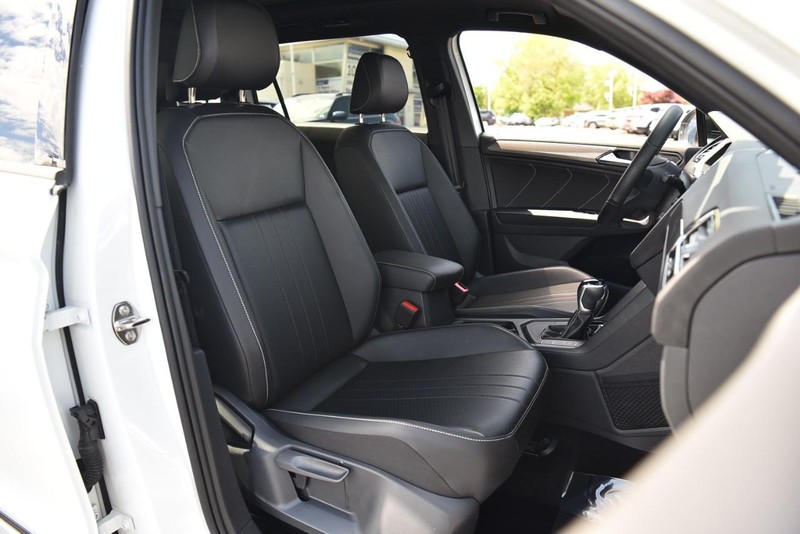 Volkswagen Tiguan Vehicle Image 21
