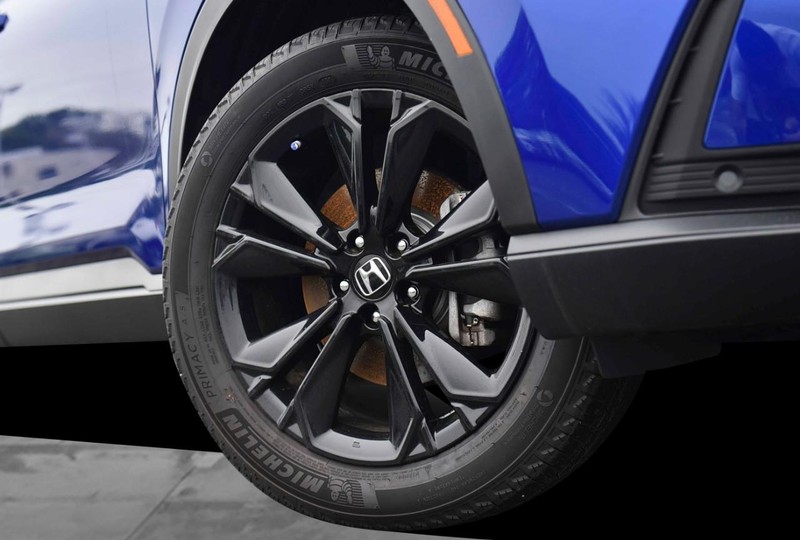 Honda CR-V Hybrid Vehicle Image 03