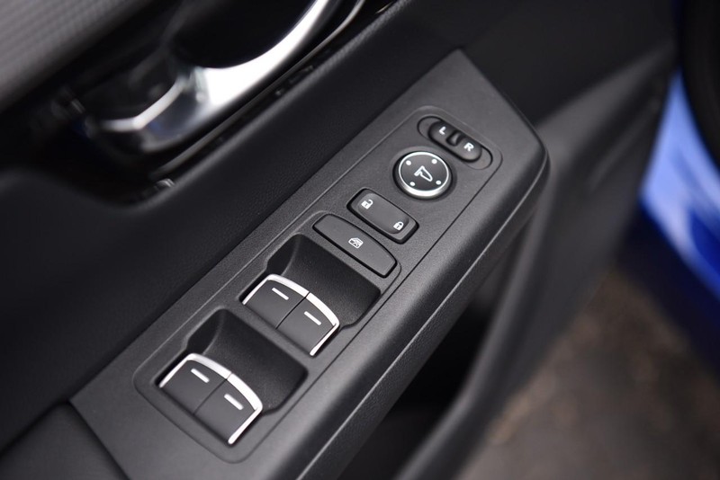 Honda CR-V Hybrid Vehicle Image 08