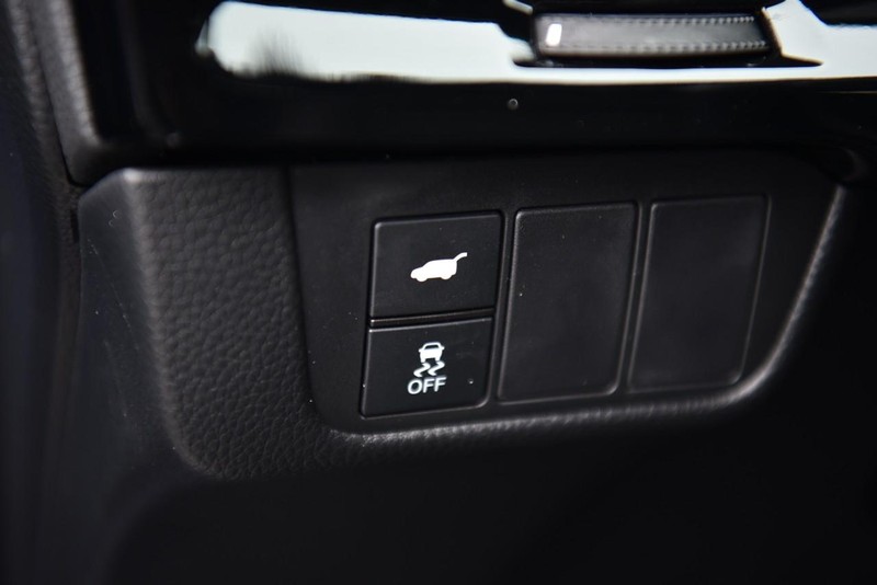 Honda CR-V Hybrid Vehicle Image 11
