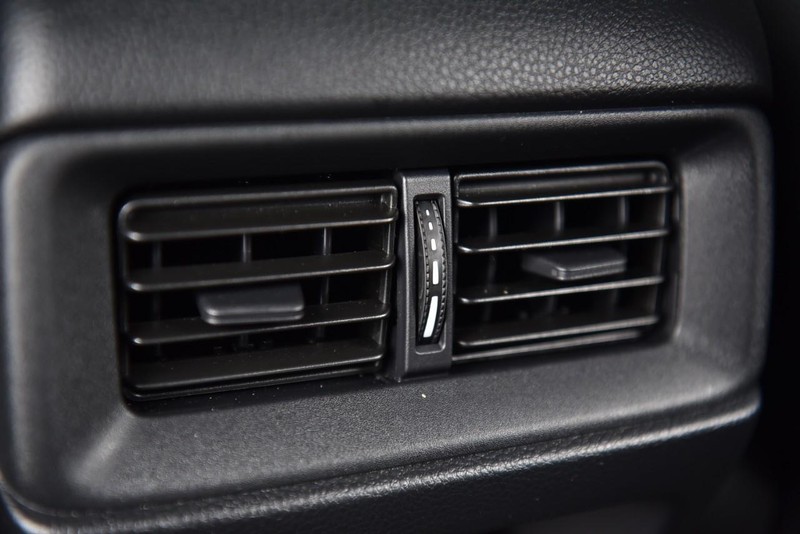 Honda CR-V Hybrid Vehicle Image 25