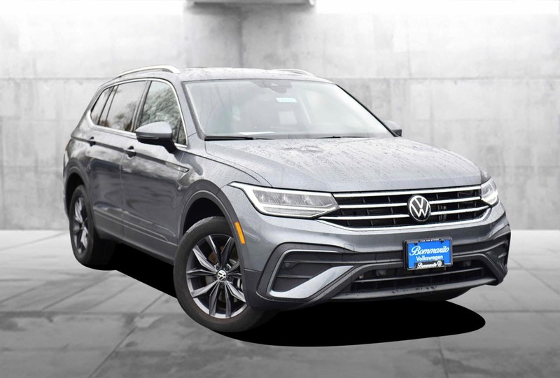Volkswagen Tiguan Vehicle Image 02