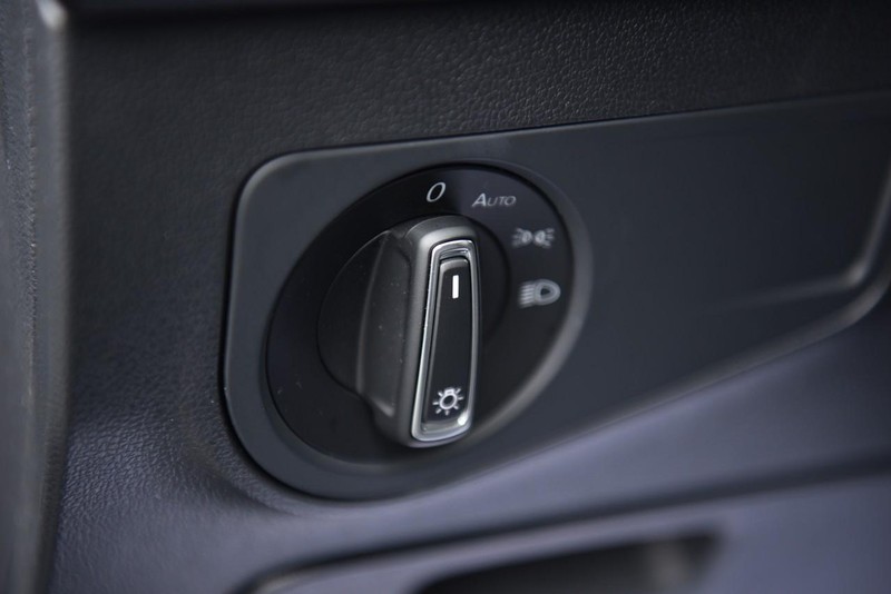 Volkswagen Tiguan Vehicle Image 09