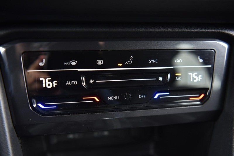 Volkswagen Tiguan Vehicle Image 12