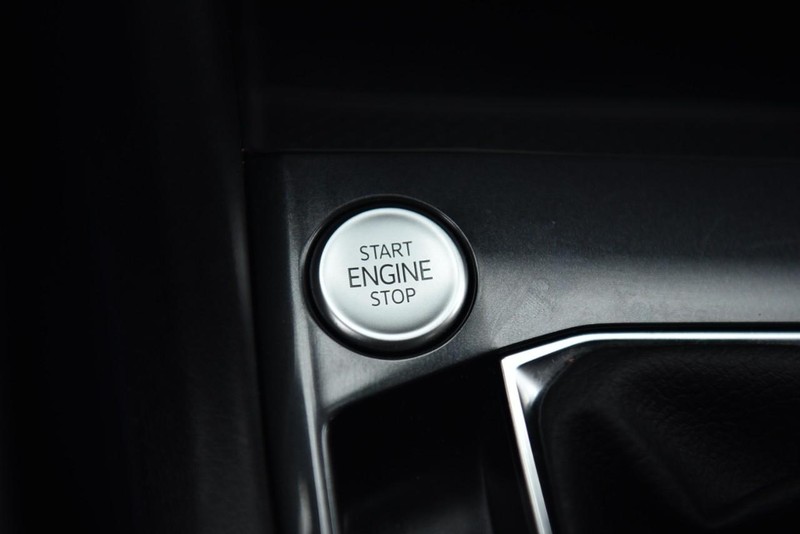 Volkswagen Tiguan Vehicle Image 14