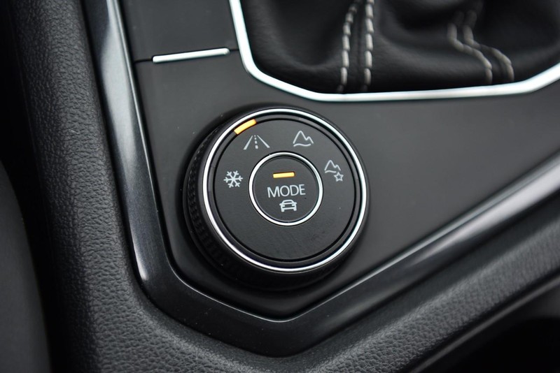Volkswagen Tiguan Vehicle Image 15