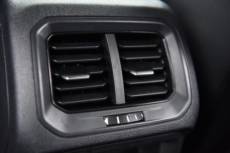 Volkswagen Tiguan Vehicle Image 22