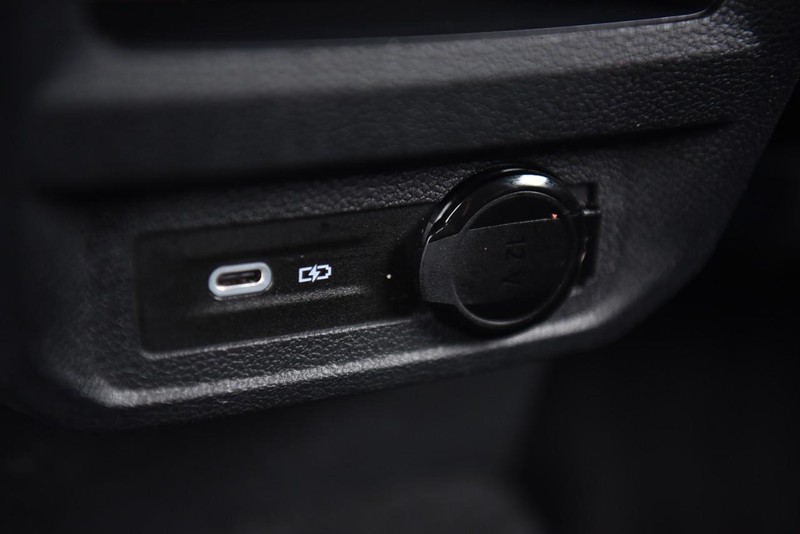 Volkswagen Tiguan Vehicle Image 23