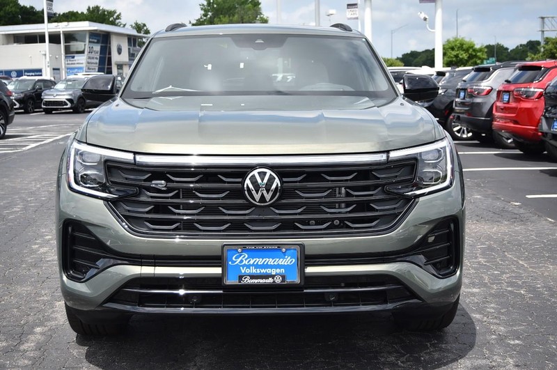 Volkswagen Atlas Cross Sport Vehicle Image 04