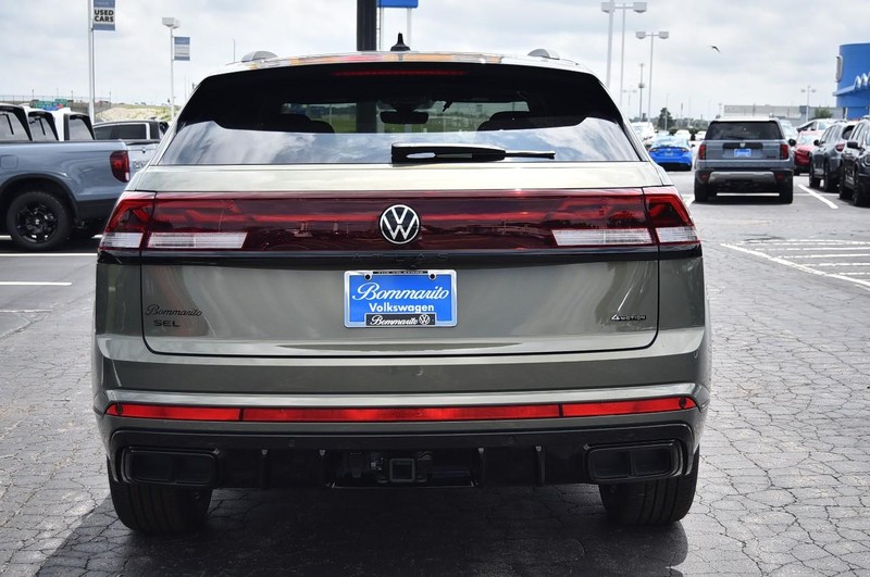 Volkswagen Atlas Cross Sport Vehicle Image 06