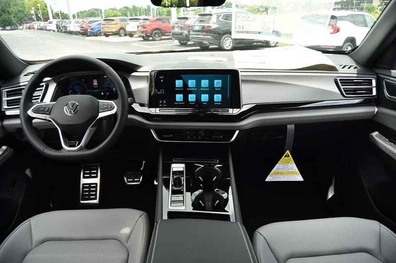 Volkswagen Atlas Cross Sport Vehicle Image 07