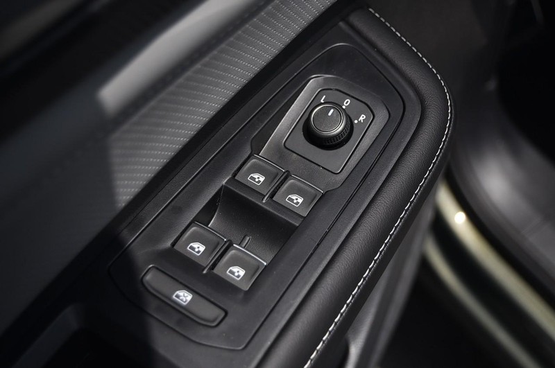 Volkswagen Atlas Cross Sport Vehicle Image 08