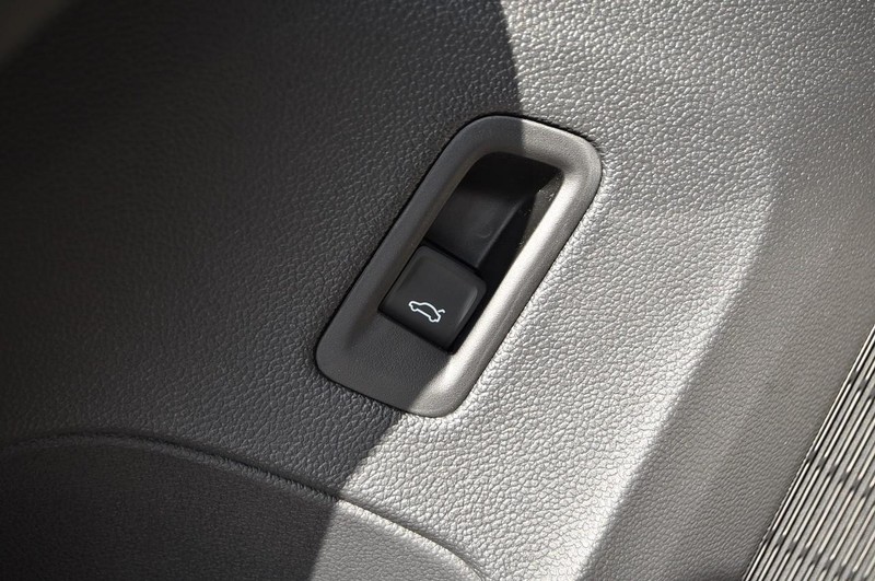 Volkswagen Atlas Cross Sport Vehicle Image 11