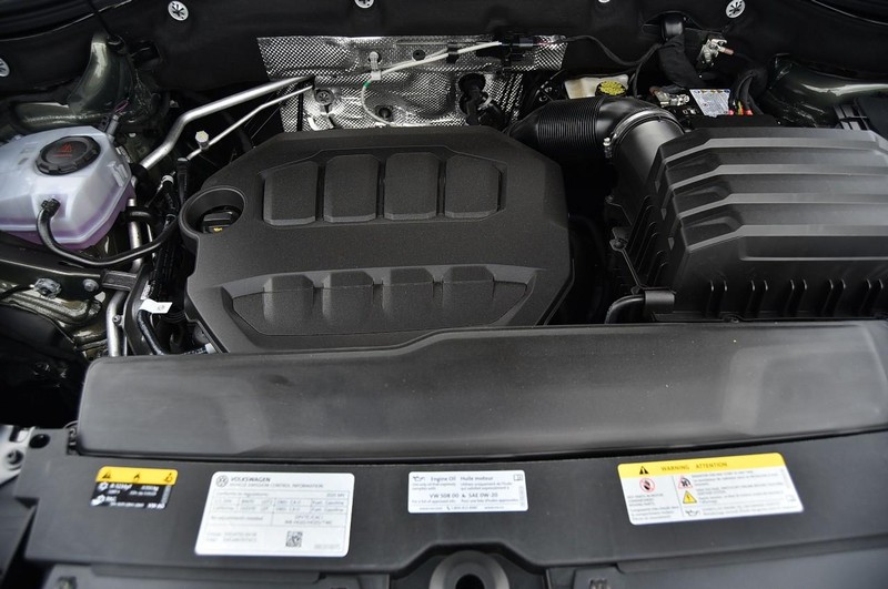 Volkswagen Atlas Cross Sport Vehicle Image 27