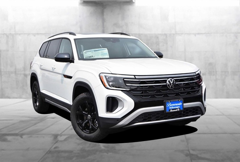 Volkswagen Atlas Vehicle Image 02